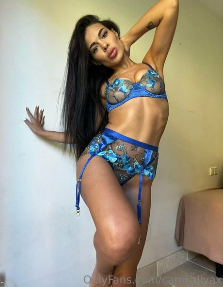 stella marlow star exclusive image