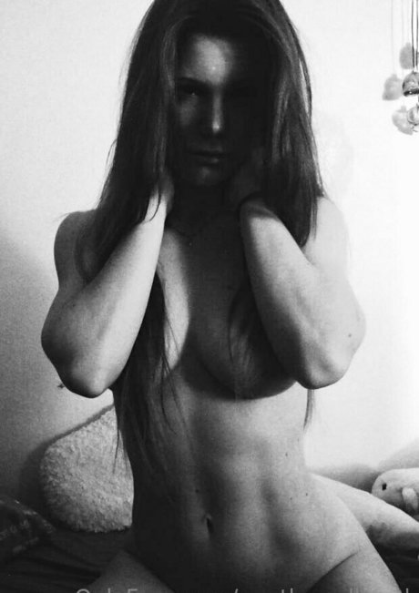 anntheredhead star naked pictures