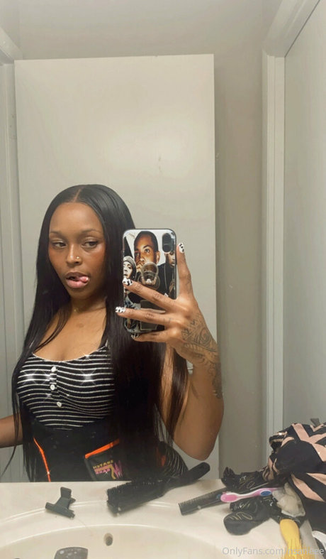 nsaneee sexy model pictures