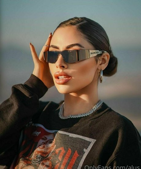 Alus pornstar sexy pic