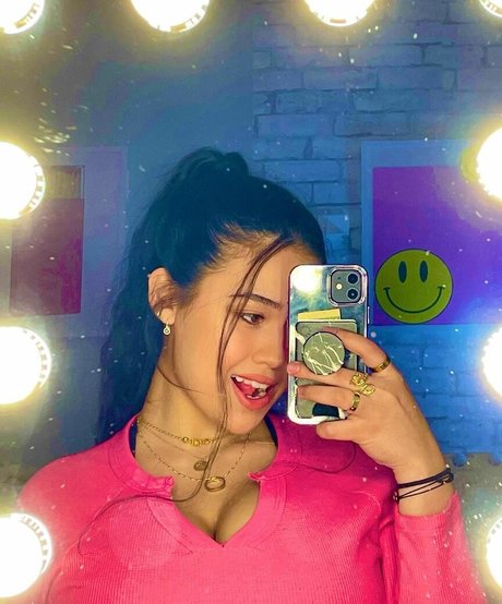 alex papadonker nice model img