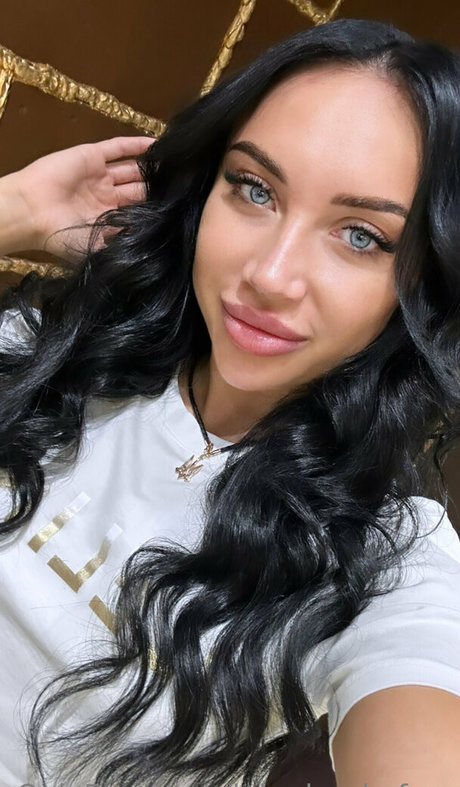 lola dazzle free naked star img