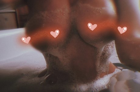 Paula Benitez nudes model pictures