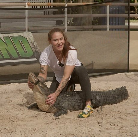 criscyborg nudes model pics