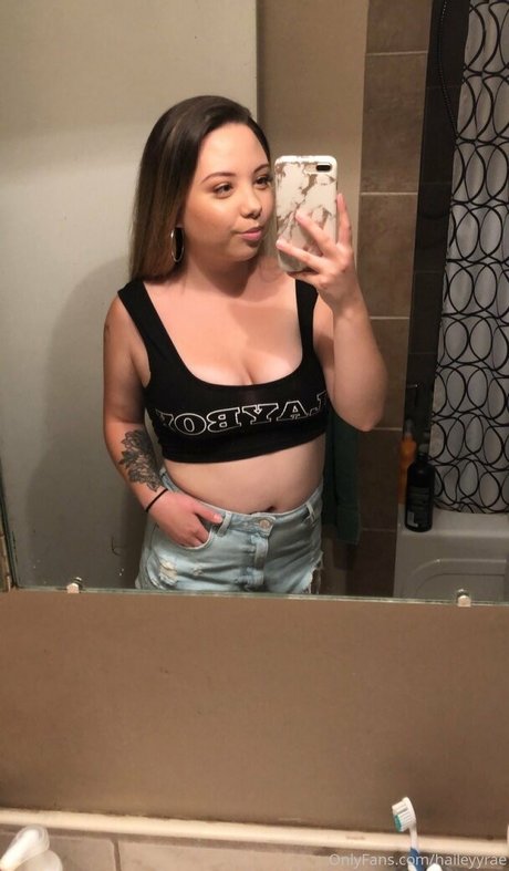 haileyyrae pornstar erotic pics