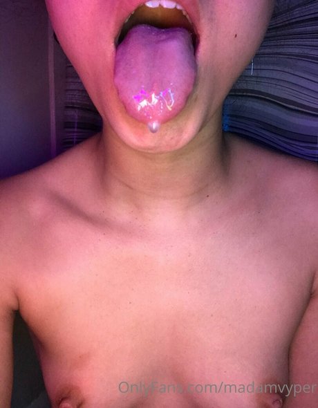 madamvyper naked star archive