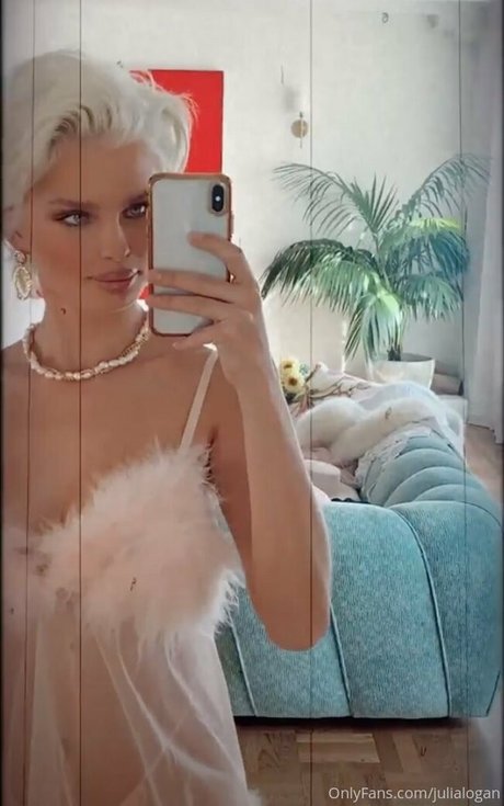 julialogan free model gallery