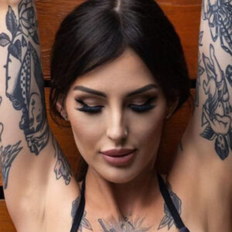 Paige Amaze model img