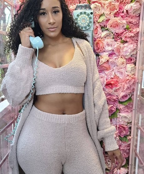 Cleocakes model nice images