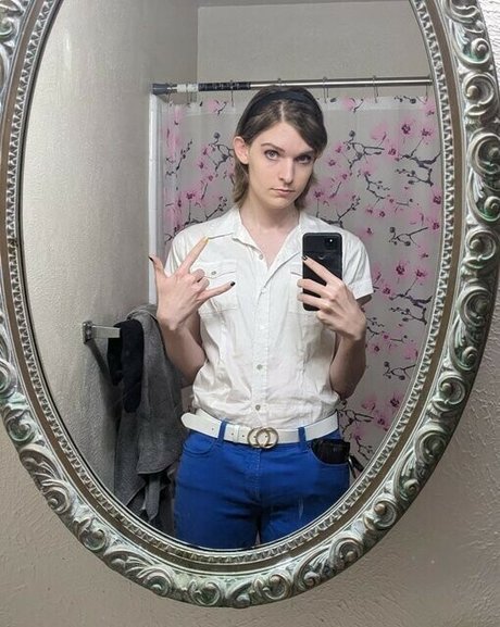 Wendy B_ star nude picture