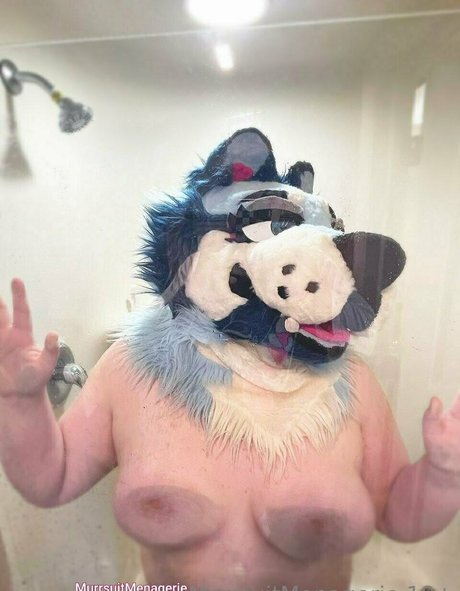 murrsuitmenagerie star nude pics