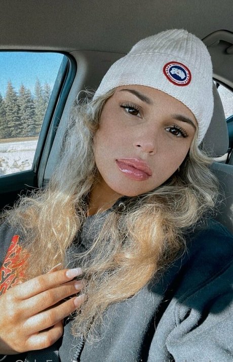 kickingitwithk pretty model photo