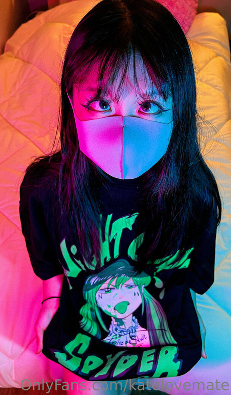 katelovemate adult model photo