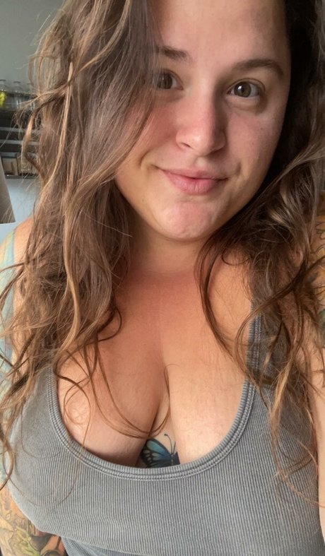 HandfulHeather star naked photo