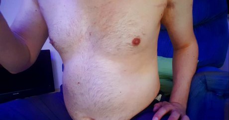 bellystuffingfan nude star image