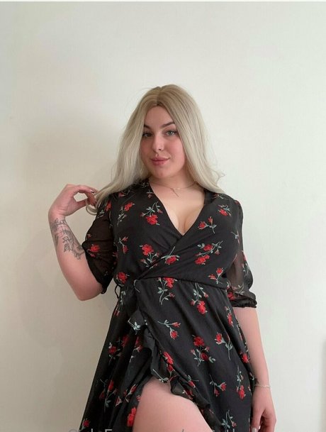 sweetbabyqueen art actress photo