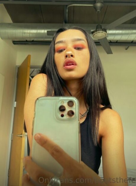 bootsthefeline star nude photo