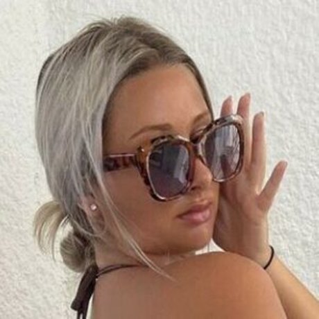 Xoxobodybaby pornstar nude archive