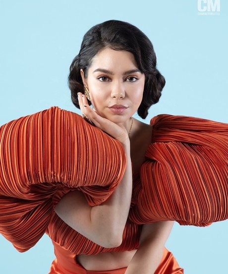 Aulii Cravalho nudes star galleries