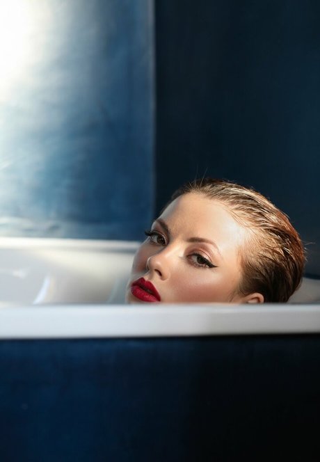 Sophie Natalchuk nude actress picture