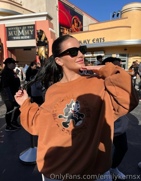 emilykernsx pretty model pics