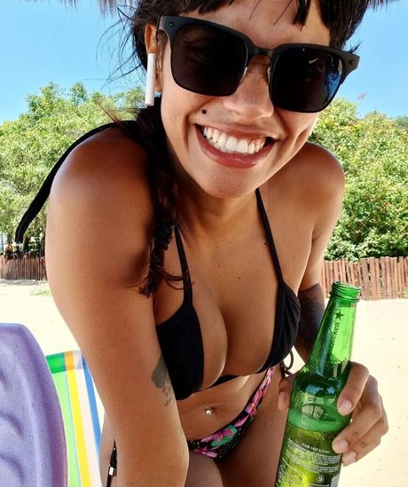 Yasmim Machado nude model image