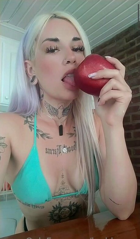 leahlarsen pornstar nudes photos