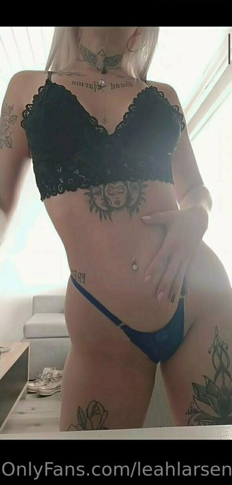 leahlarsen star naked gallery