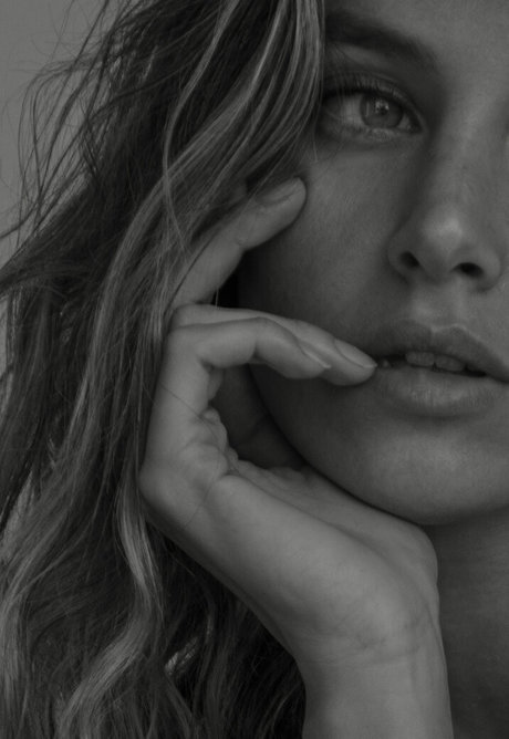 Miacbell high quality model photo