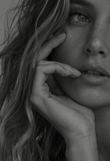 Miacbell pornstar nudes photos