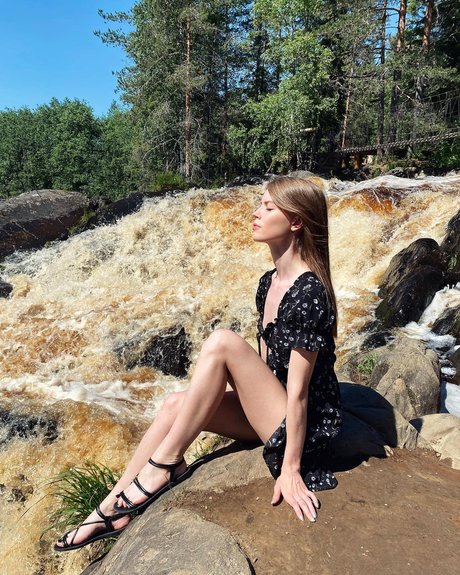 Anastasia Ditmar model free pics