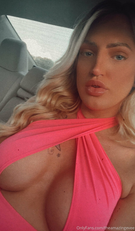 theeveemarie erotic model pic