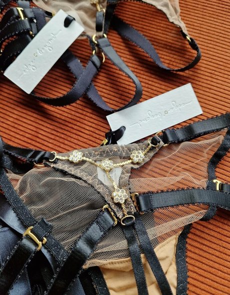 favlibrarian sexy star pics