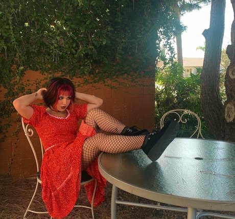 Paris Sun art actress photos