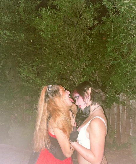 Paris Sun model nice pictures