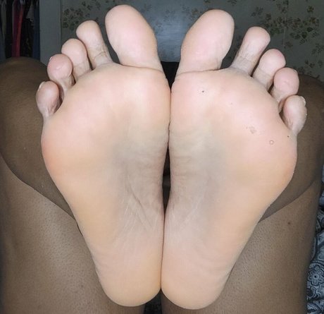 Nickey James hd actress archive