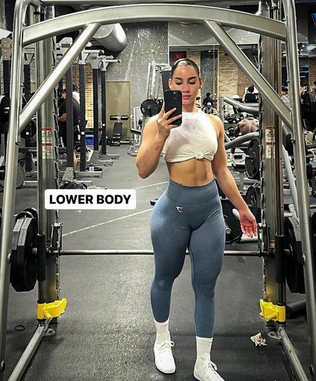 Analis Cruz naked actress pic