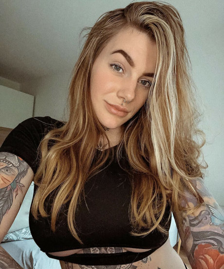 aline mc lovin pornographic actress picture