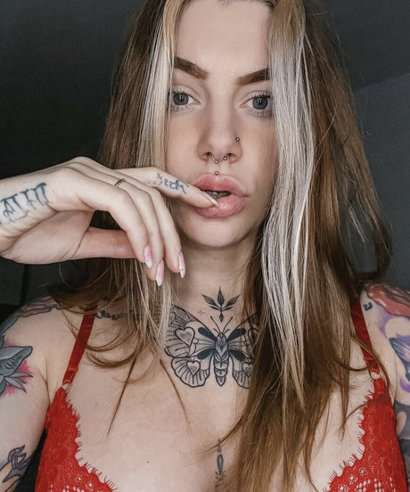 aline mc lovin model nice photos