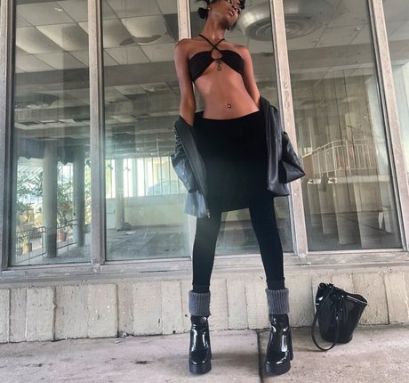 Mila Mars actress picture