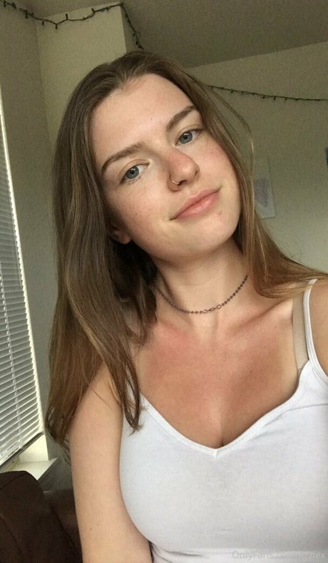 Lizziex model pretty pics