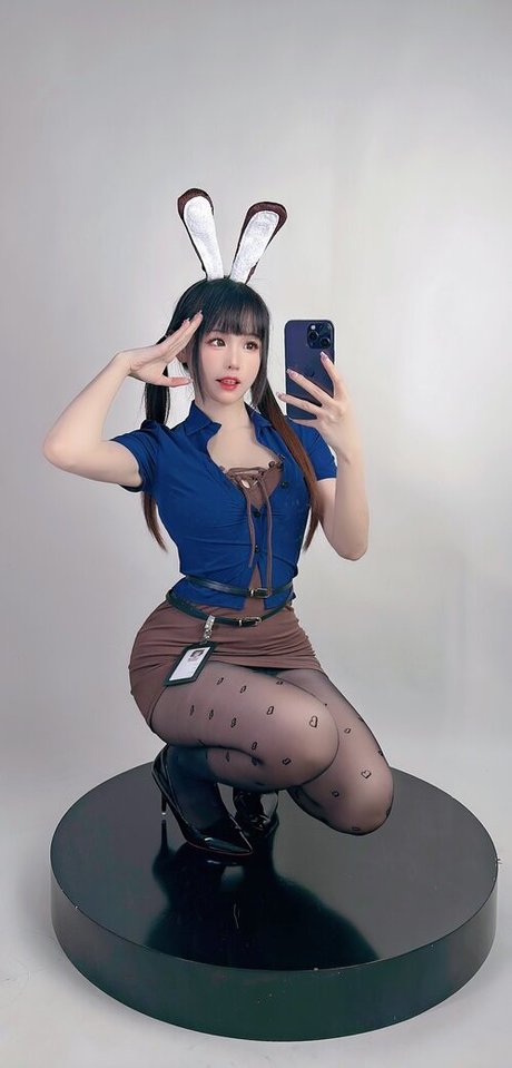 Mikomikoww model top galleries