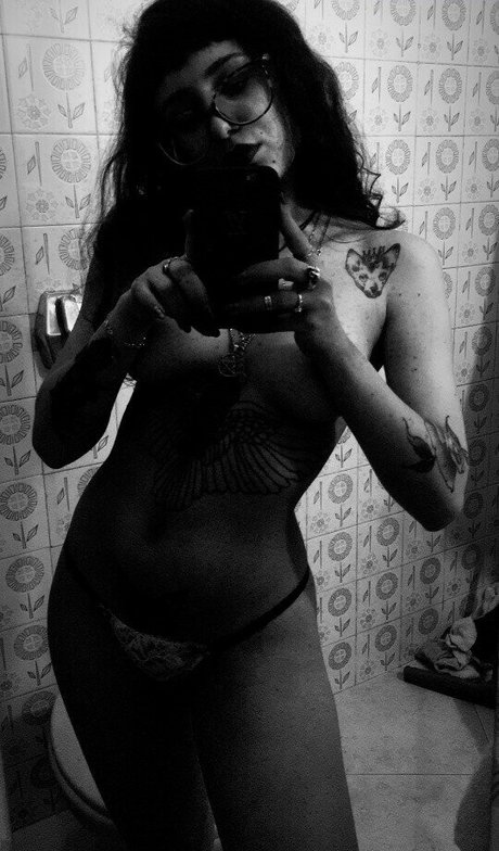 betinices perfect model photos