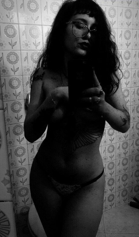 betinices model pretty img