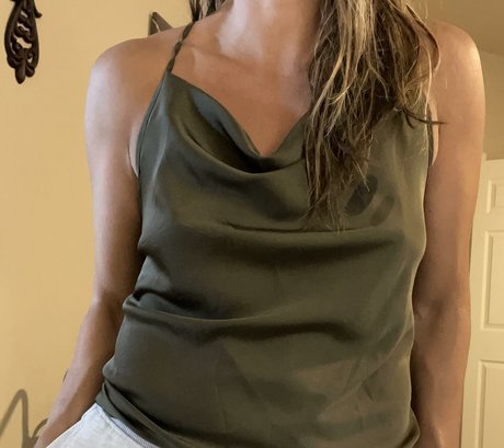 BikiniSquats best star photo