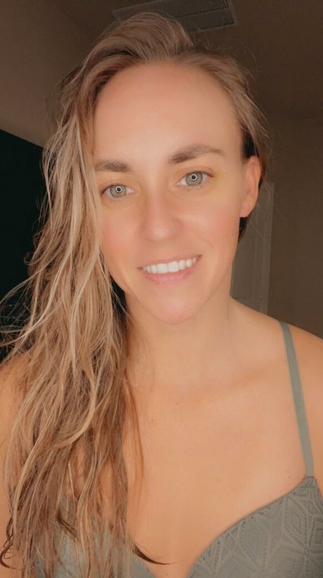 BikiniSquats star archive