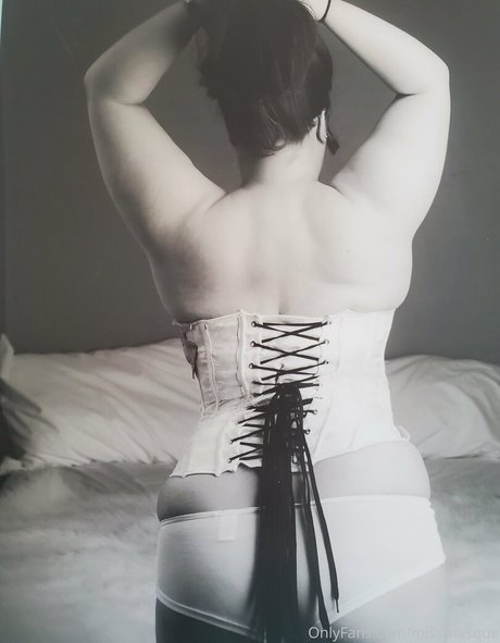 missmasque erotic model pic
