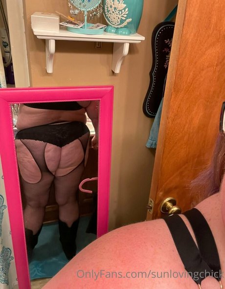 sunlovingchick pretty pornstar gallery