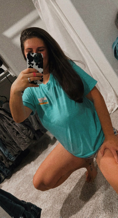 brunettebombshell13 model nudes picture