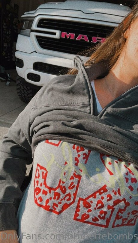 brunettebombshell13 perfect pornstar image